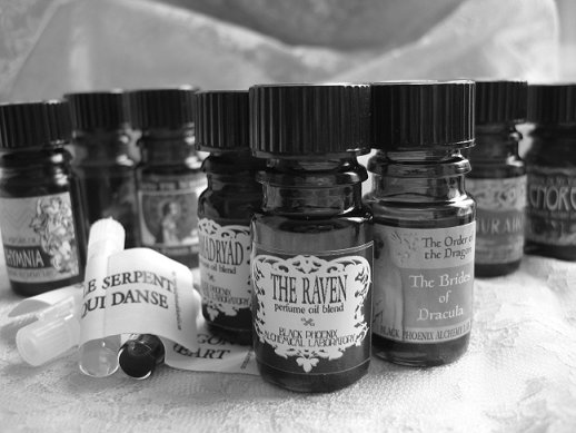 perfumy Black Phoenix Alchemy Lab