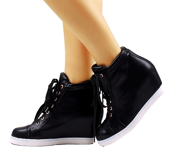 Chopra Black Sneakers