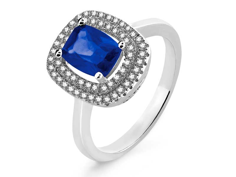 Pierścionek z błękitnym kamieniem