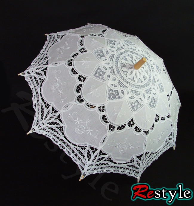 Biała haftowana parasolka