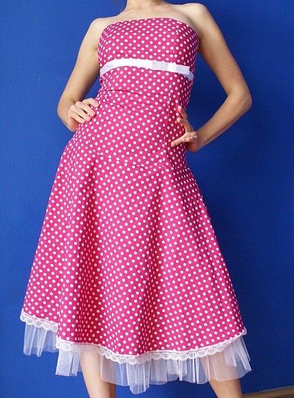 Sukienka w stylu lat 50.