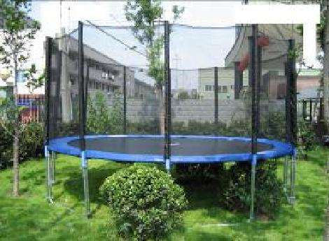 duuża trampolina
