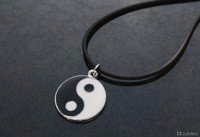 WISIOREK YIN YANG chiński symbol równowagi ak55