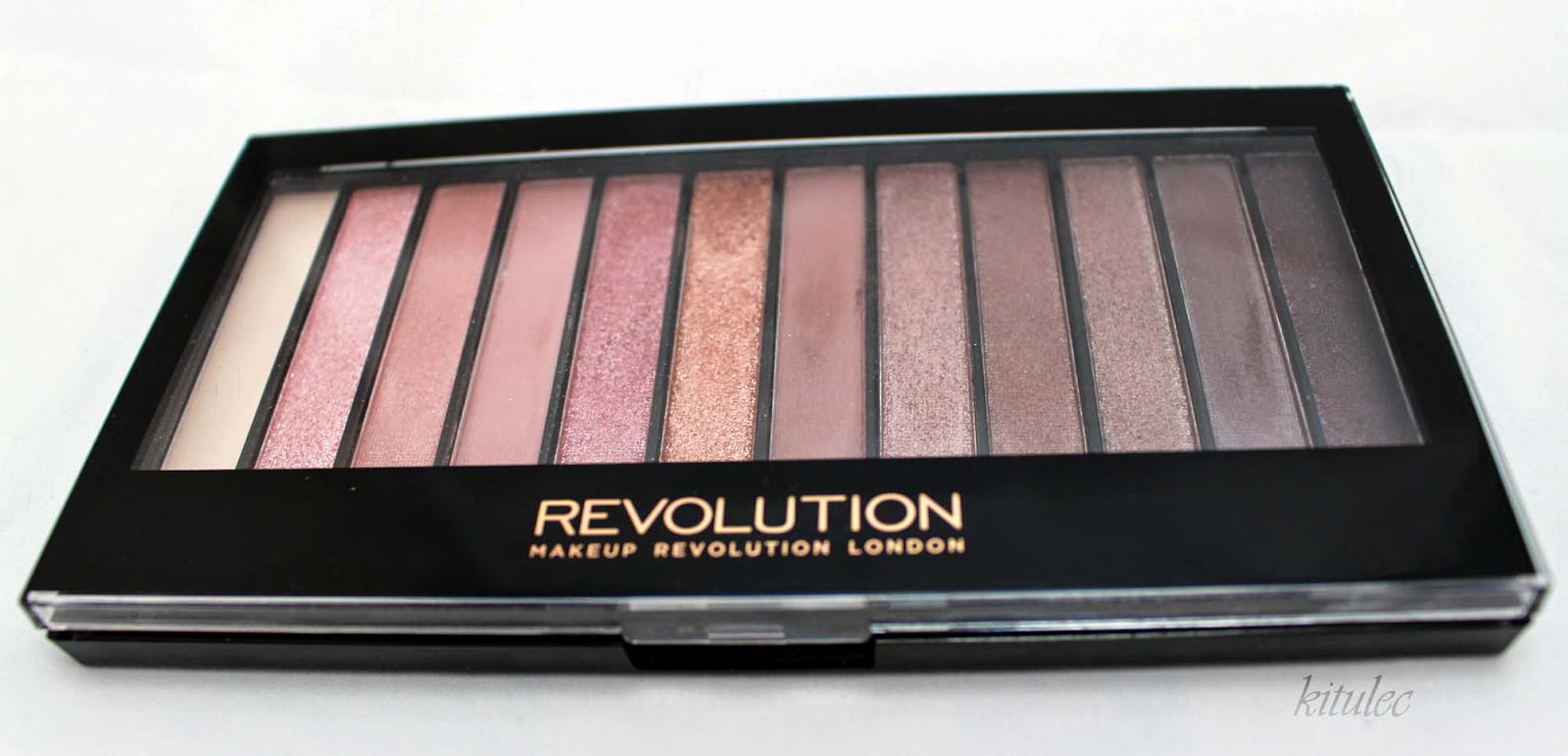 makeup revolution iconic 3