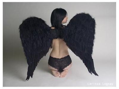 Czarne skrzydła anioła