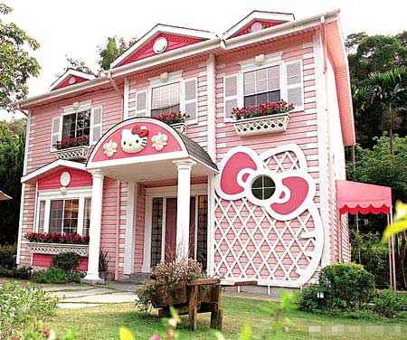 różowy domek