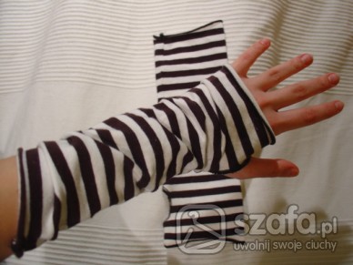 Rękawiczki bez palców takie dłuższe :)