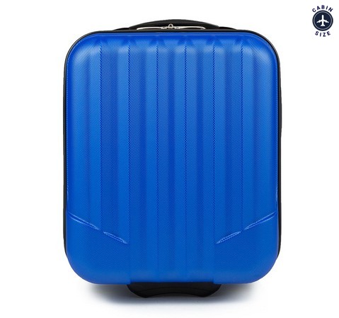 Niebieska walizka na kółkach