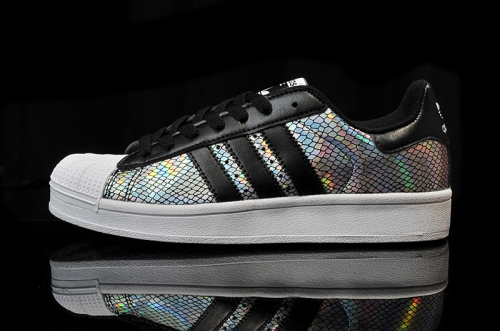 TAK NAPRAWDĘ CHODZI O ADIDASY ZE ZDJĘCIA A NIE Z LINKU